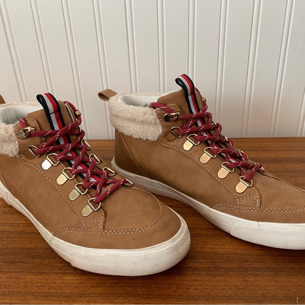 Tommy Hilfiger Tan Ankle Boots with Red Laces